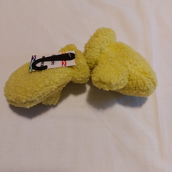 Crayola X Kohl's Toddler High Pile Fleece Mittens Yellow NEW - Picture 3 of 7